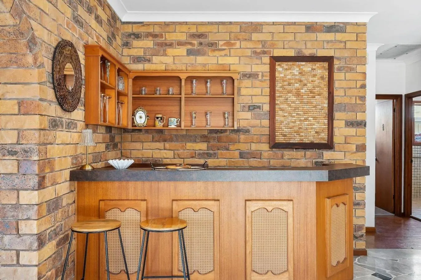 Boomerang Retro 70S Family Home Waterfront Pool Gold Coast 0*,